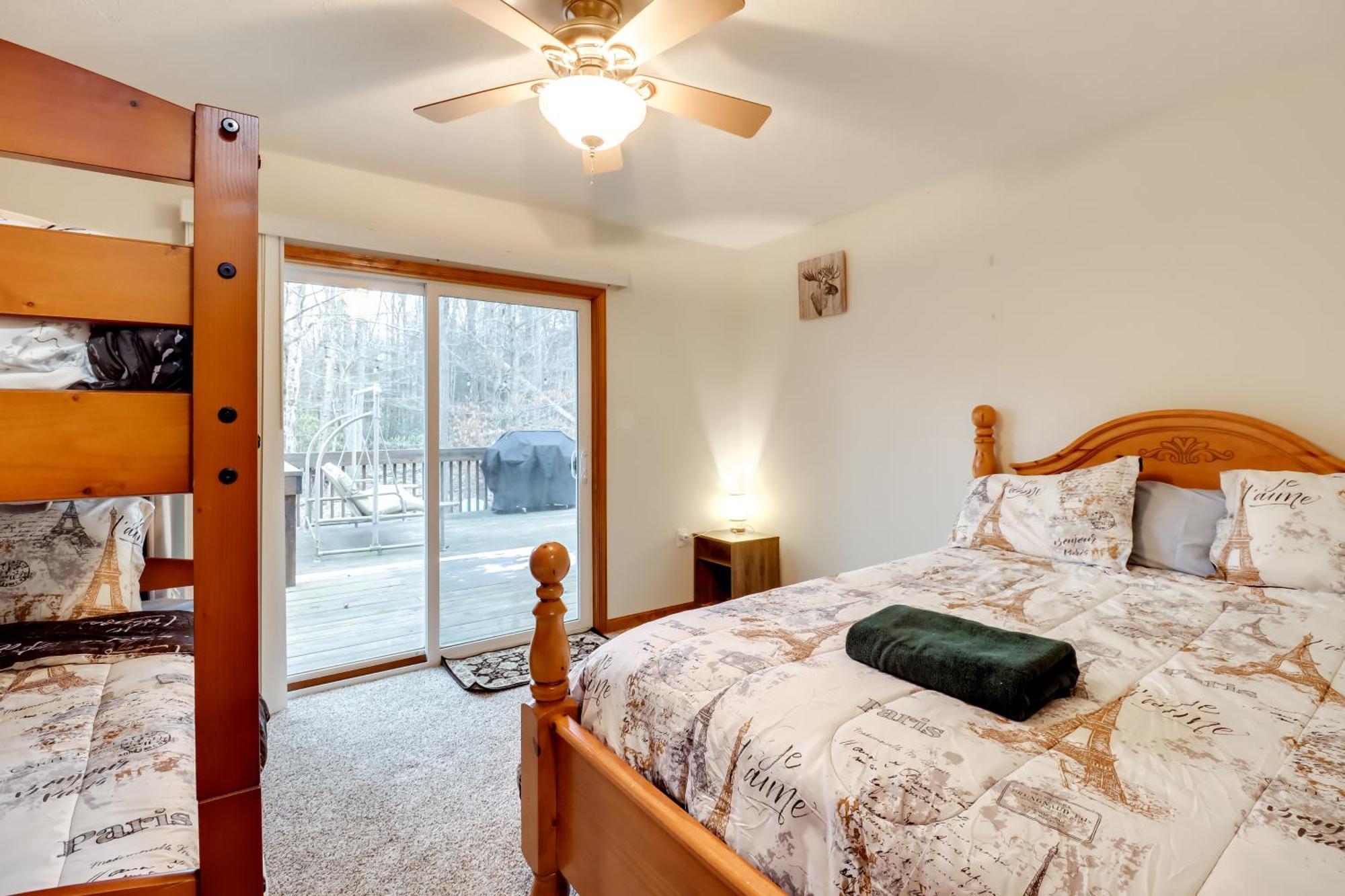 Pet-Friendly Pocono Lake Oasis With Hot Tub! Exterior foto